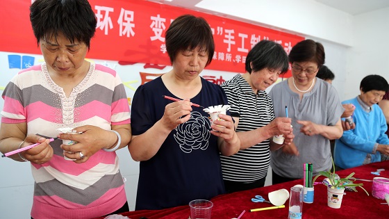 江苏南通：开展“低碳环保 变废为宝”主题活动