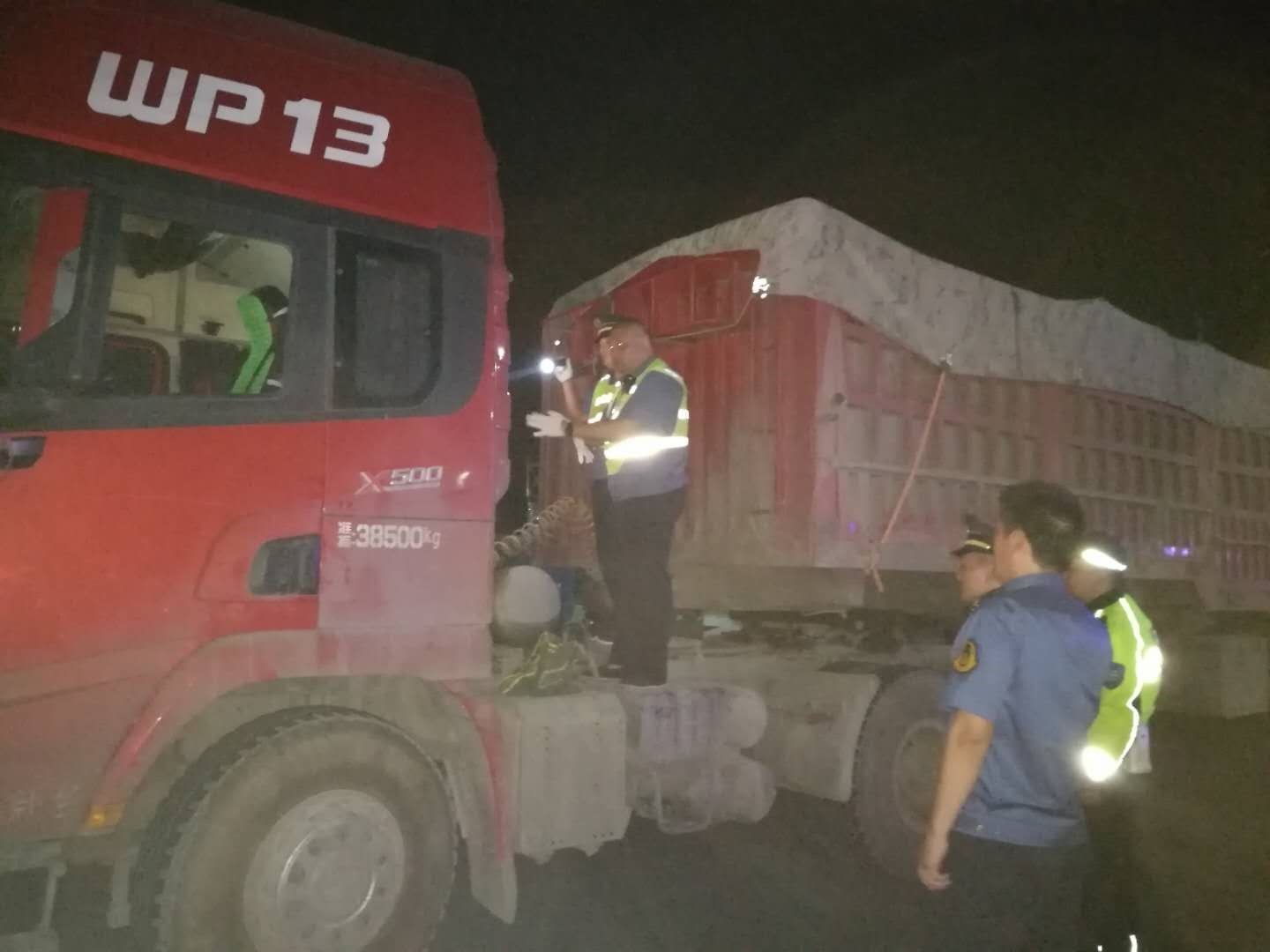 卫辉市标本兼治齐心协力打好蓝天保卫战