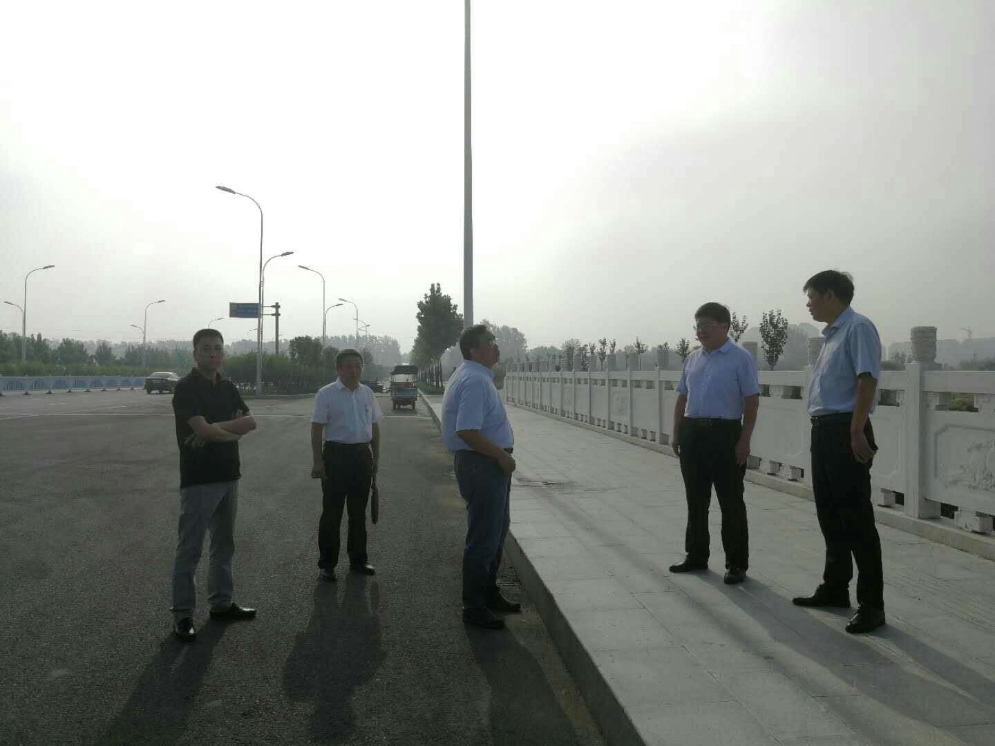 卫辉市委书记梁常运、市长范士富现场督导环境污染防治工作