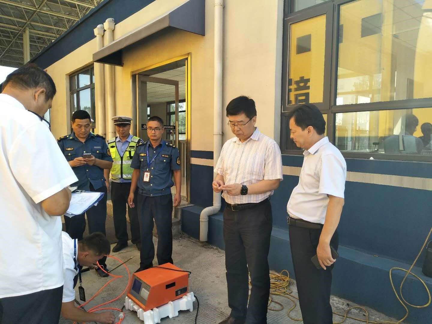 河南省环保厅领导莅临沈丘督导检查柴油货车污染防治工作