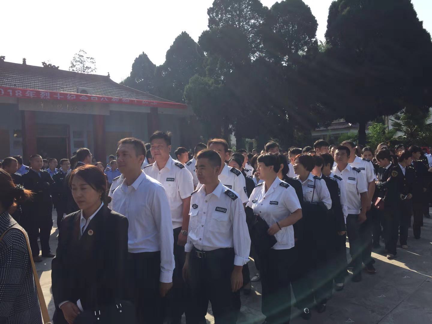 沈丘县环保局积极参加2018年烈士纪念日公祭活动