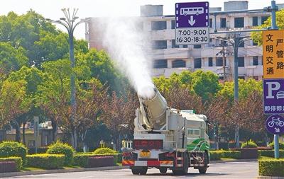 宁波:雾炮降温降尘 清新空气好助手:多功能抑尘车